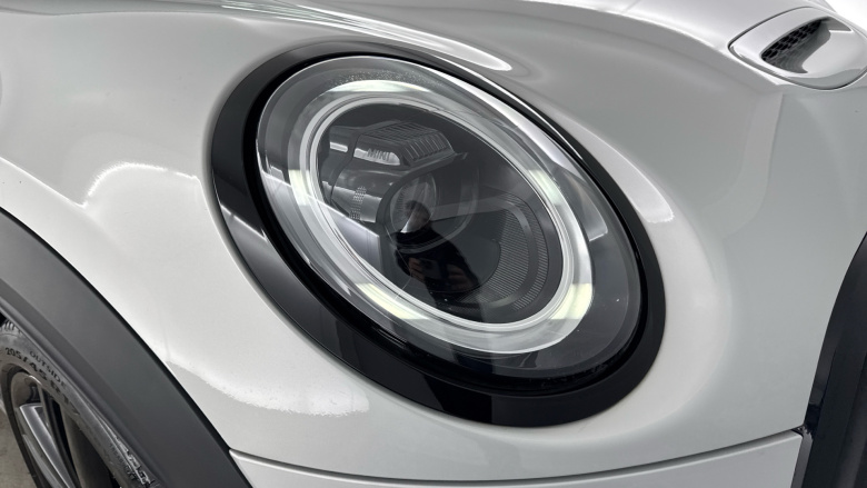 MINI Hatchback 2.0 Cooper S Sport 3dr Auto [Nav Pack] Petrol Hatchback